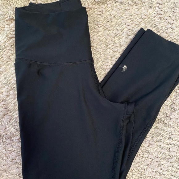 Nike Black High Waist Ankle Crop Leggings S - Picture 1 of 6